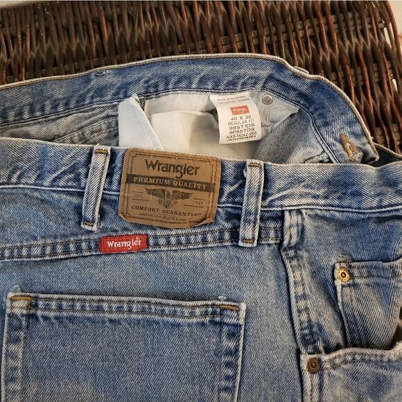 Mens wranglers - Picture 3 of 3